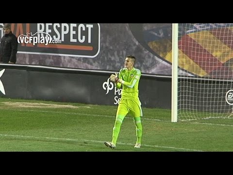 Valencia CF: Academy keeper Ferri completed a fine performance in his debut game with VCF Mestalla