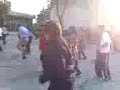 ensayo del baile prehispanico donde el miki demuestra su control sobre el arte dde la danza