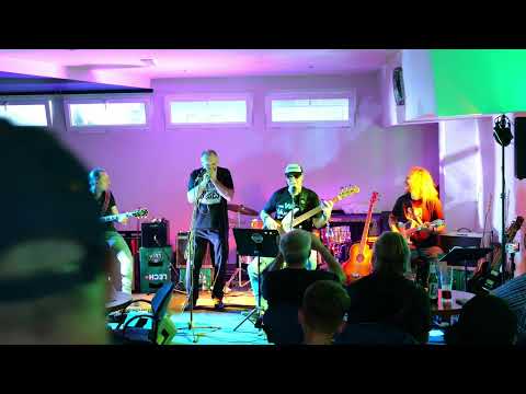 Tandeta Blues Band - Telewizor, Kawiarnia Kwadrat w... :: Nagranie pochodzi z Kawiarnii Kwadrat w Lesznie, gdzie odbył się koncert blues-rockowej kapeli Tandeta Blues Band.