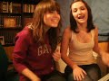 Este video va dedicado a la chica que critica a los anti-biebers y nos insulta. Por mucho que esta chica haya pedido perdon sigue siendo una prepotente... y bueno en fin en el video se dice todo. Tambien va dedicado al chico heavy que fue muy correcto contestandola y simplemente nos cayo bien, tio eres la ostia!!!! 8)