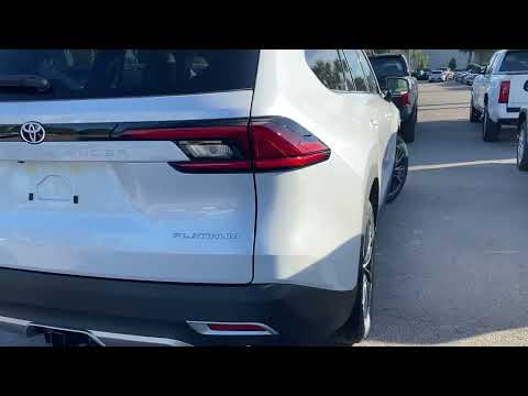 2025 toyota grand highlander platinum with captain seats