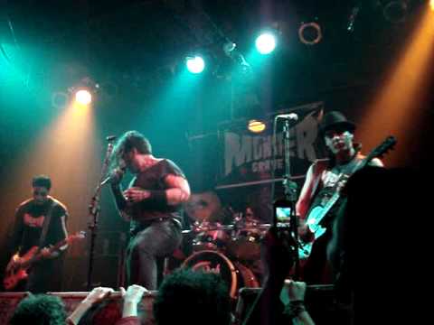 GlennVanian - Monster Grave tocando Return of the Repressed no hangar 110! ARMADA BETONES QUEBRANDO TUDO NO HANGAR! LONG LIVE THE HORROR! NOW AND THEN!