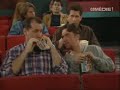 les bundy dans la salle de cin�ma avant que le film ne commence
