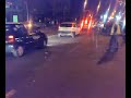 Commerciante chiude corsia per creare un parcheggio per clie