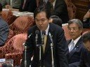 平成20年10月17日 テロ防止・イラク支援特別委員会田端正広(公明党) 月刊誌「世界」（岩波書店）11月号に掲載された小沢代表の国連中心主義を唱える論文を巡る質疑応答。（5:50～） 「民主党代表であの論文は掲載されているんです。彼が勝手に書いた物なんですか」 浅尾ネクスト防衛大臣「小沢代表が代表として書かれた物でありますが、党として出したものではない」