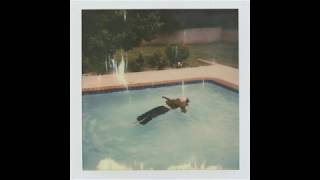 Girl In Red - Dead girl in the pool tekst piosenki