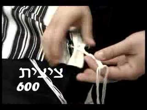Rabbi Rivkin: How to Put on a Tallis