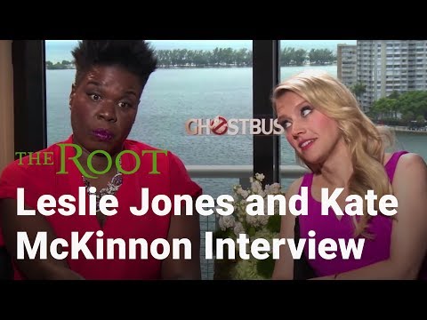Ghostbusters (2016) Cast Interview: Leslie Jones and Kate McKinnon