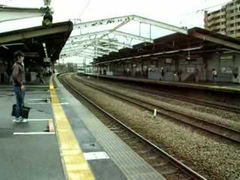 JR貨物EF65新座駅武蔵野線ホームを通過