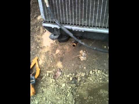How to install radiator for Toyota Camry 2000 model?