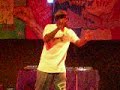 encore, morceau solo de dom salus de la devise, pendant le concert de la devise au crep des lices novembre 2006.
83 mds