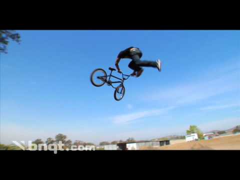 BMX BIKES TRICKS STUNTS CRASHES