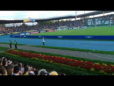 Aficionados en el estadio Centenario de Armenia