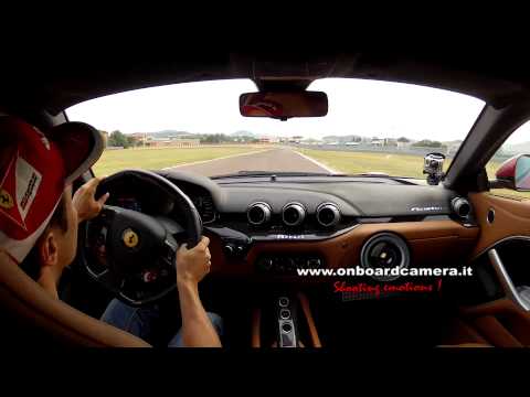 Felipe Massa prova la Ferrari F12 Berlinetta