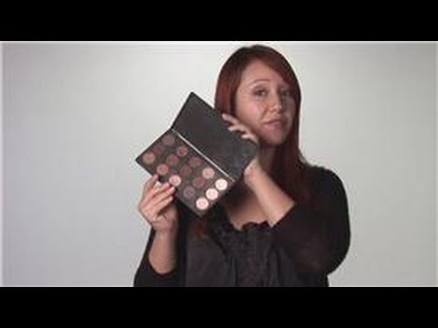 how to properly apply eyeshadow