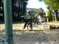 Jim + fiets + jump = vallen!