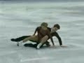 Colección de caídas de patinadores sobre el hielo
