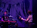 Tegan & Sara forgetting the lyrics to Like O, Like H Glasgow