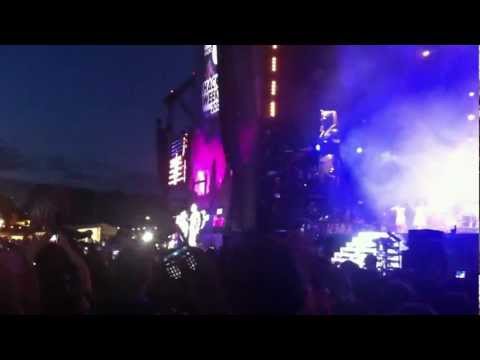 Rihanna - Talk that Talk ft. Jay-Z (Live at Hackney Weekend 2012, 24th June)