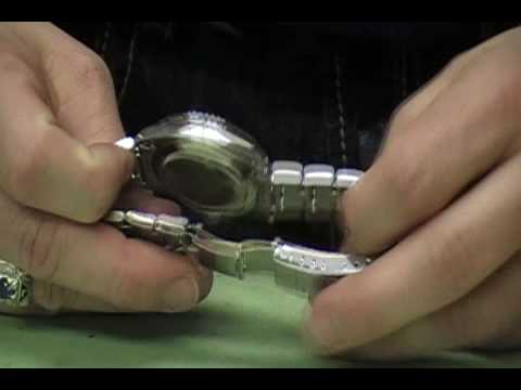 Perpetualpedia.com looks at the Rolex Submariner Perpetualpedia.com looks at the Rolex Submariner