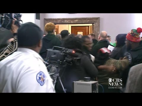 Fight erupts at St. Louis City Hall