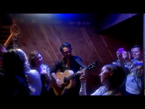 Acoustic Won't go quietly