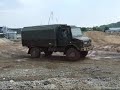 Mercedes-Benz Unimog a Multicar na polygonu
