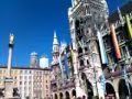 Marienplatz in München mit Glockenspiel