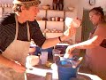 SIMON LEACH - Glazing / decorating raku !!