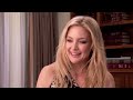 making of de la sesi�n de fotos de la actriz kate garry hudson para la portada de la revista glamour en su edici�n estadounidense de abril de 2013. kate huds...