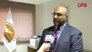 إضاءة شوارع مخيم قلنديا بعد سنوات من الظلام