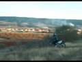Clara haciendo motocross