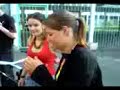 des gogoles qui chantent le d�but des wriggles.....quand on a rien � faire