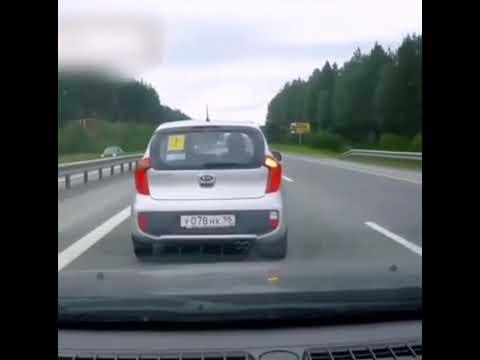 Nauka jazdy odwaliła niezły numer facetowi siedzącemu na zderzaku