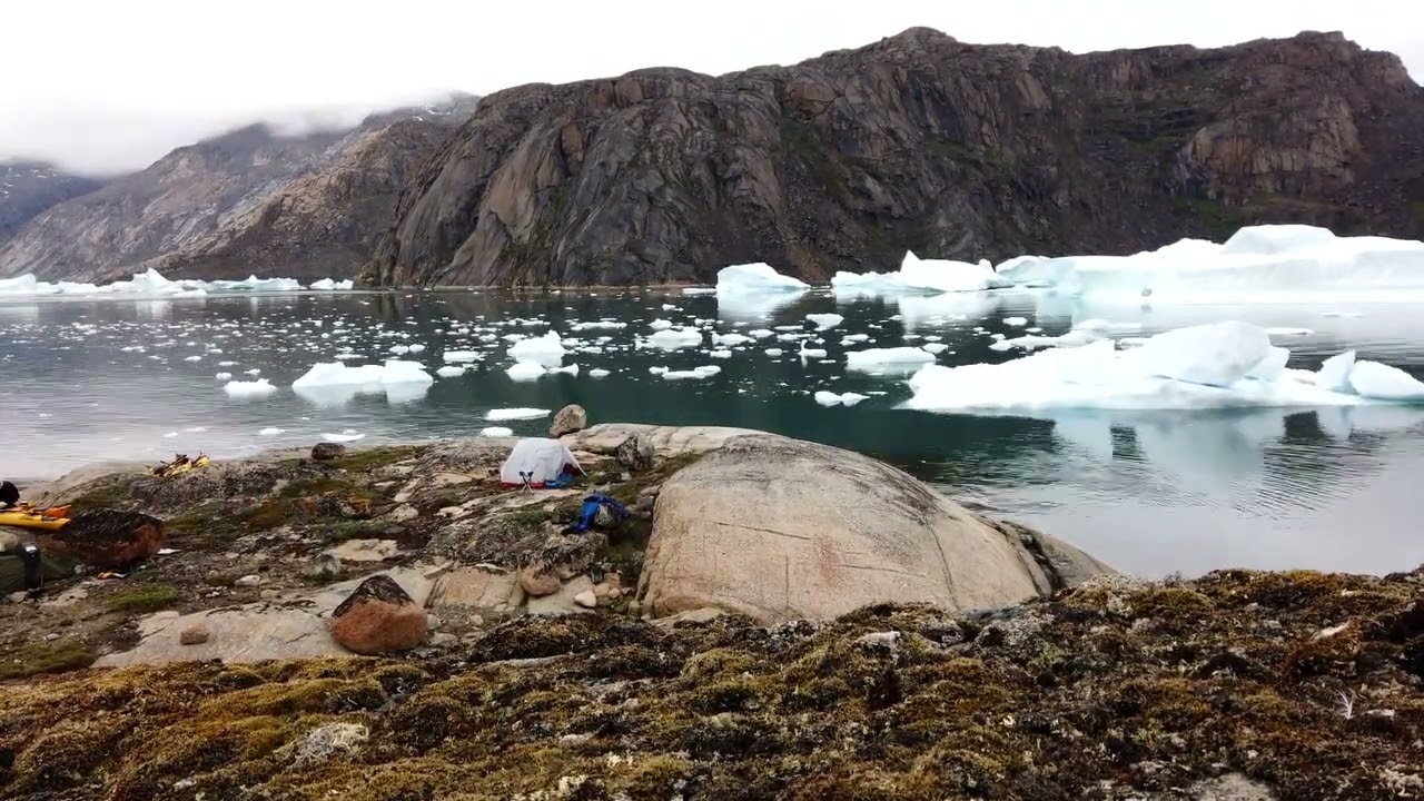KAYAK TOUR GREENLAND: MOVING ICE AROUND OUR CAMPSITE IN UPERNAVIK ICEFJORD, TIMELAPSE