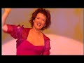 les hommes et les femmes sont diff�rents et anne roumanoff nous le montre bien. un homme qui saute sur tout ce qui bouge est un don juan, une femme qui bouge...