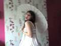 videos de Rhiannon and her umbrella.3gp