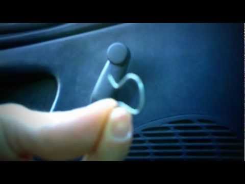 how to remove vt door handle