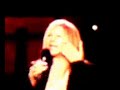 Barbra Streisand, Jim Brolin enter stage at 6.00 mins.