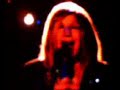 Barbra Streisand, Jim Brolin enter stage at 6.00 mins.