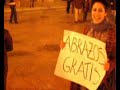 Abrazos gratis Valencia. Plaza de la Virgen