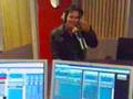 Jeroen van der Boom in de fabriek