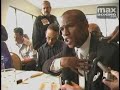 Oscar and Floyd trash talking Oscar and Floyd trash talking