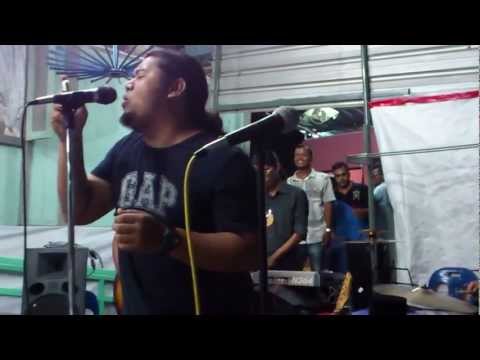 zarulfarizul - lagu jaming sempena majlis perkahwinan hadi (malapetaka) & Ayu wari (vocal), Hans first step (guitar), mie (bass), zel focus band (keybord) & jojo drum.