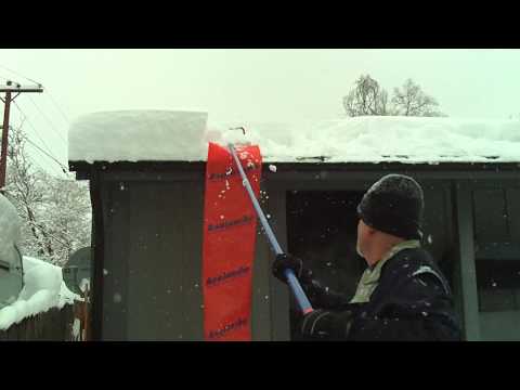 how to remove snow from roof