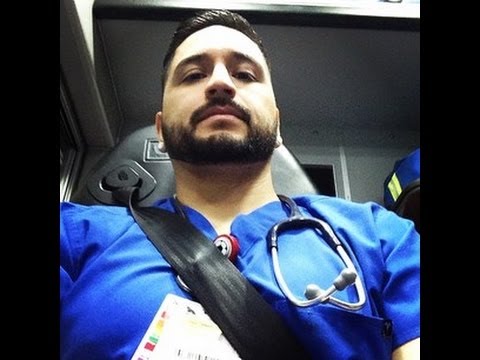 how to become a critical care rn