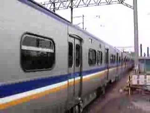區間快EMU700
