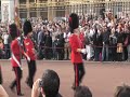 changing the guards buckingham palace