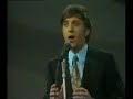Jean Vallée performing 