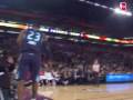 LeBron James Makes an Amazing Spinning Lay-up
